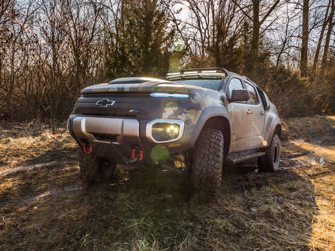 Going for a spin in the badass Chevrolet Colorado ZH2 – Roadshow